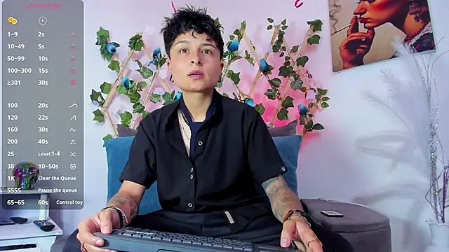 Snapshot of ZuryRamirez_ chatting on February 14, 2025, 7:44 pm ZuryRamirez online show from February 14, 2025, 7:44 pm