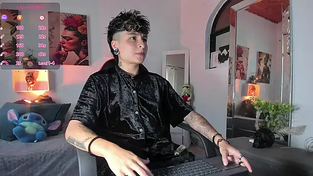 Snapshot of ZuryRamirez_ chatting on November 26, 2025, 8:43 pm ZuryRamirez online show from November 26, 2025, 8:43 pm
