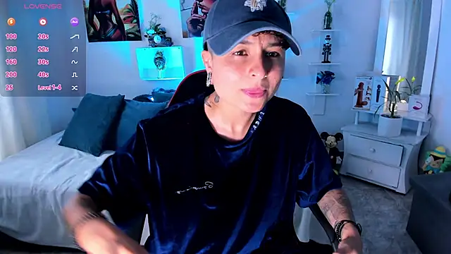 Snapshot of ZuryRamirez_ chatting on December 20, 2025, 7:10 pm ZuryRamirez online show from December 20, 2025, 7:10 pm