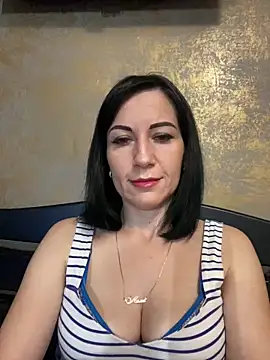 FireLily332 online show from January 4, 2025, 3:28 pm