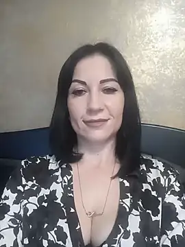 FireLily332 online show from January 17, 2025, 7:16 pm