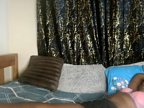 Sexxy prity25 online show from November 22, 2025, 3:27 am