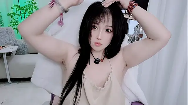 Snapshot of Vaness-a chatting on December 15, 2025, 5:06 pm Vaness-a online show from December 15, 2025, 5:06 pm