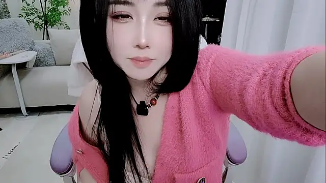 Snapshot of Vaness-a chatting on December 18, 2025, 5:08 pm Vaness-a online show from December 18, 2025, 5:08 pm