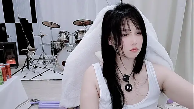 Vaness-a online show from April 16, 2026, 9:39 pm