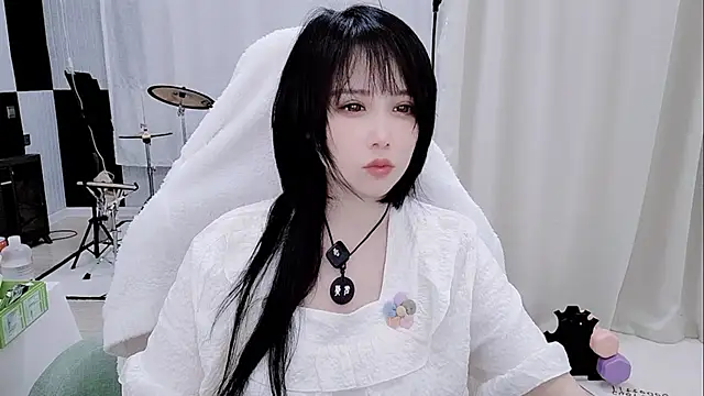 Vaness-a online show from May 18, 2026, 1:13 am