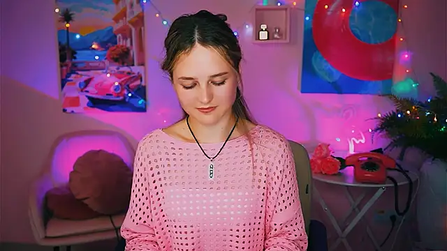 Snapshot of DeboraLarson chatting on December 15, 2024, 7:53 pm DeboraLarson online show from December 15, 2024, 7:53 pm