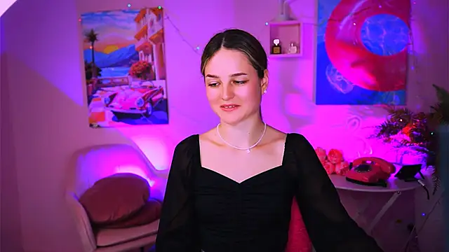 Snapshot of DeboraLarson chatting on January 13, 2025, 7:32 am DeboraLarson online show from January 13, 2025, 7:32 am