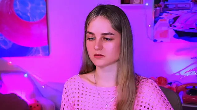 Snapshot of DeboraLarson chatting on March 7, 2025, 6:57 am DeboraLarson online show from March 7, 2025, 6:57 am