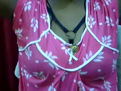 HOT-SEEMAA online show from September 25, 2025, 4:32 pm