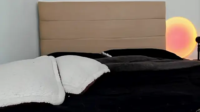 Bonnieshyy online show from March 9, 2025, 7:37 pm