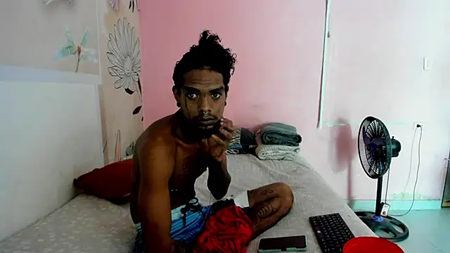 Snapshot of bigblackhotx1 chatting on June 1, 2026, 3:25 pm bigblackhotx1 online show from June 1, 2026, 3:25 pm