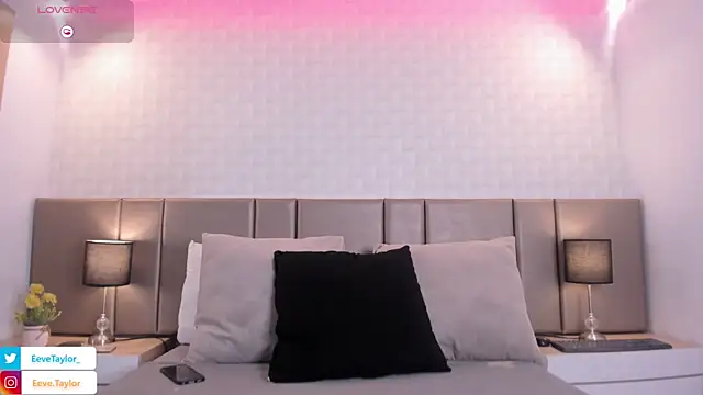 Eevee Taylor online show from July 1, 2026, 2:02 am