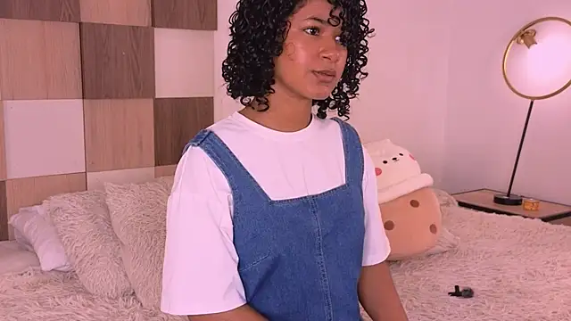 Adele Carter  online show from November 30, 2025, 1:26 pm