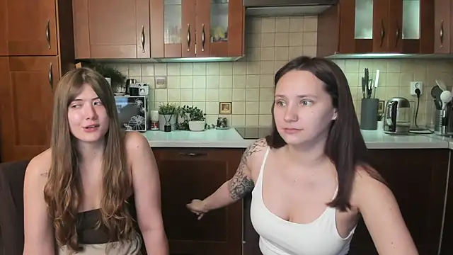 HotCaramellsTV online show from August 4, 2026, 7:55 am
