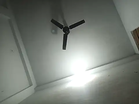 Snapshot of pintuS40 chatting on January 2, 2025, 3:40 pm pintuS40 online show from January 2, 2025, 3:40 pm