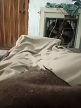 Snapshot of pintuS40 chatting on October 31, 2025, 11:17 pm pintuS40 online show from October 31, 2025, 11:17 pm