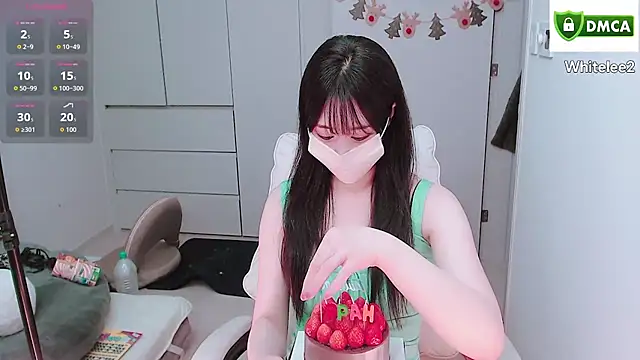 Snapshot of whitelee2 chatting on January 10, 2026, 12:51 pm whitelee2 online show from January 10, 2026, 12:51 pm