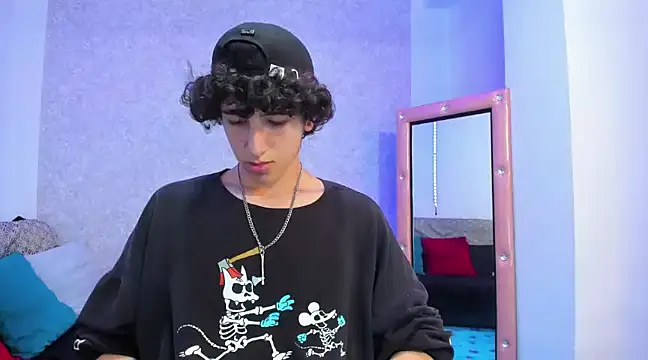 Kerverr  online show from February 7, 2025, 11:55 pm