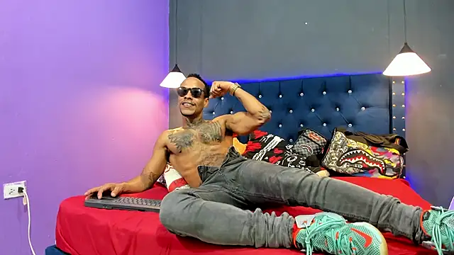 Snapshot of Salomon_koude chatting on November 3, 2025, 6:47 am Salomon koude online show from November 3, 2025, 6:47 am