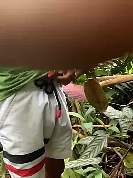 Snapshot of Salomon_koude chatting on December 1, 2025, 4:45 pm Salomon koude online show from December 1, 2025, 4:45 pm