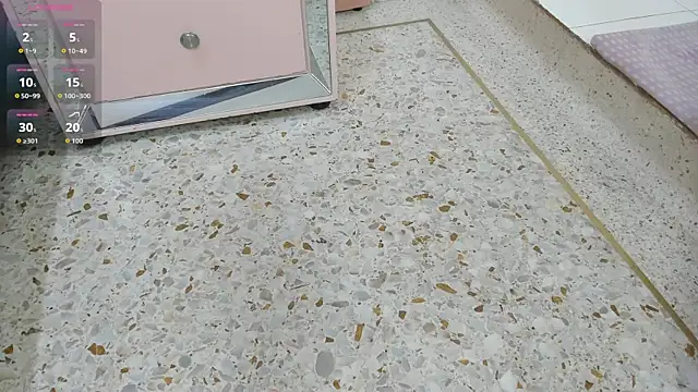 ElisabethMassey online show from January 13, 2026, 1:38 pm