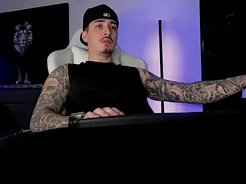 uptomatty online show from November 3, 2025, 9:32 am