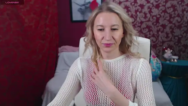 Snapshot of Sofia_Soul chatting on March 16, 2025, 7:38 pm Sofia Soul online show from March 16, 2025, 7:38 pm