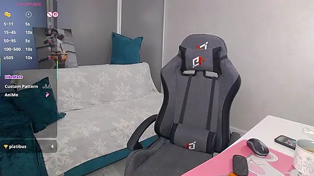 Snapshot of Sofia_Soul chatting on October 12, 2025, 1:21 pm Sofia Soul online show from October 12, 2025, 1:21 pm