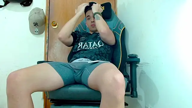 Danyer33 online show from April 5, 2026, 10:40 pm