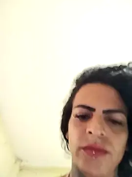 MaraVililhosa online show from February 25, 2025, 4:21 pm