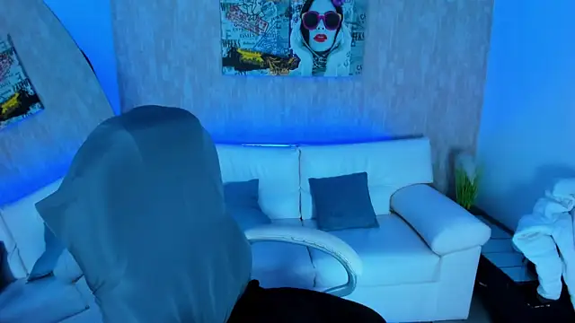 nova sex01 online show from October 25, 2025, 4:53 am