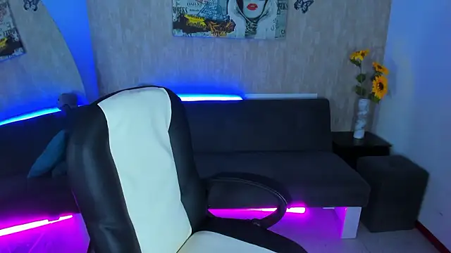 nova sex01 online show from March 26, 2026, 8:03 pm