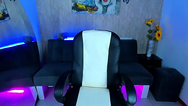 nova sex01 online show from April 7, 2026, 8:53 pm