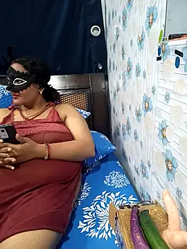 Snapshot of tina8th chatting on November 26, 2025, 4:52 pm tina8th online show from November 26, 2025, 4:52 pm