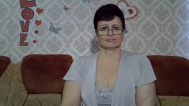 PaulaGolden online show from December 1, 2025, 10:31 am