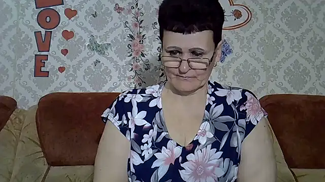 PaulaGolden online show from April 6, 2026, 6:53 pm