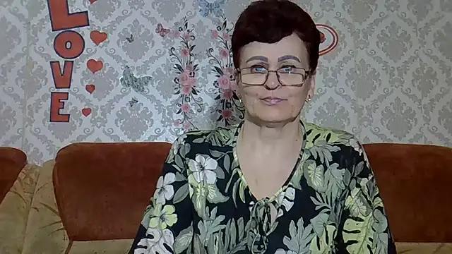 Snapshot of PaulaGolden chatting on July 4, 2026, 7:20 pm PaulaGolden online show from July 4, 2026, 7:20 pm