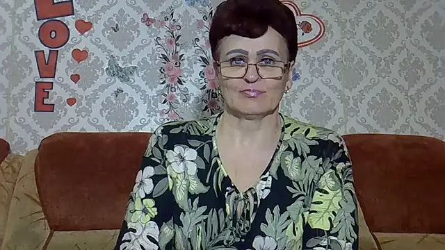 Snapshot of PaulaGolden chatting on July 14, 2026, 6:35 pm PaulaGolden online show from July 14, 2026, 6:35 pm