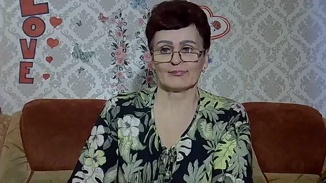 Snapshot of PaulaGolden chatting on July 15, 2026, 5:40 pm PaulaGolden online show from July 15, 2026, 5:40 pm