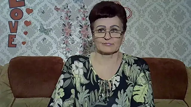 Snapshot of PaulaGolden chatting on July 23, 2026, 6:17 pm PaulaGolden online show from July 23, 2026, 6:17 pm