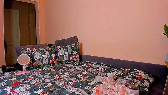 Snapshot of ameli_moon chatting on October 25, 2025, 7:08 pm ameli moon online show from October 25, 2025, 7:08 pm