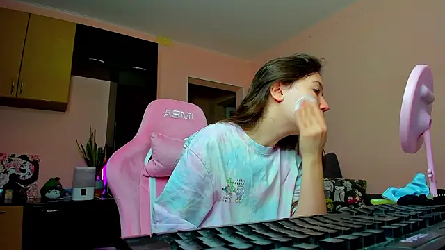 Snapshot of ameli_moon chatting on December 3, 2025, 11:30 am ameli moon online show from December 3, 2025, 11:30 am