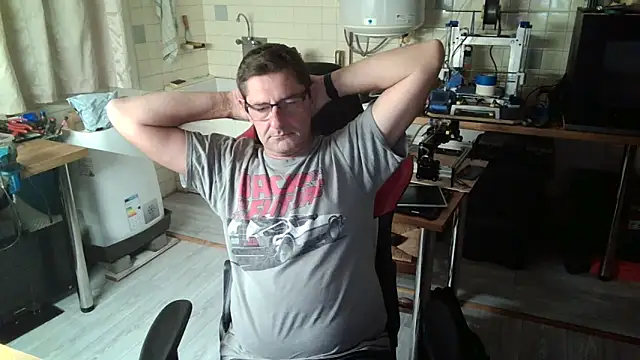 snork80 online show from October 3, 2025, 9:01 pm