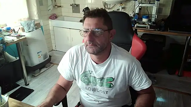 snork80 online show from October 11, 2025, 8:24 am