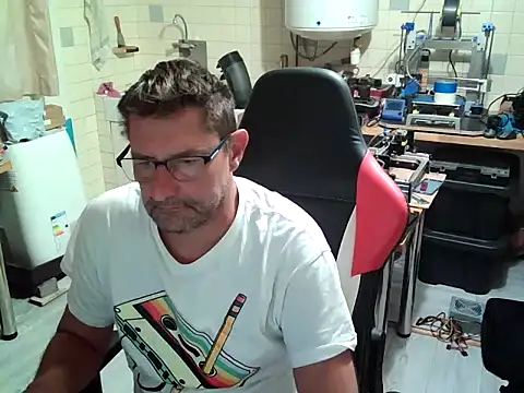 snork80 online show from October 28, 2025, 9:24 am