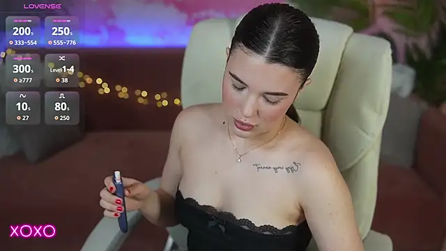 YourLolaBunny online show from May 16, 2026, 6:43 am