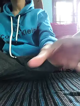 Snapshot of Shubu_76 chatting on December 17, 2025, 7:36 am Shubu 76 online show from December 17, 2025, 7:36 am