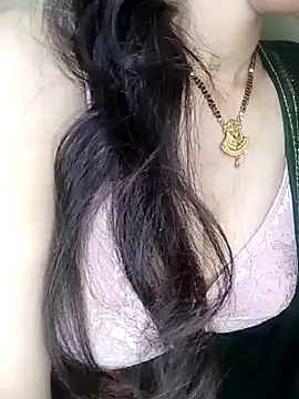 Snapshot of Fair-magic-woman chatting on February 2, 2025, 7:46 pm Fair-magic-woman online show from February 2, 2025, 7:46 pm