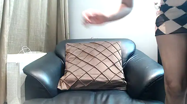 Snapshot of trippy_tina chatting on February 12, 2025, 3:38 pm trippy tina online show from February 12, 2025, 3:38 pm